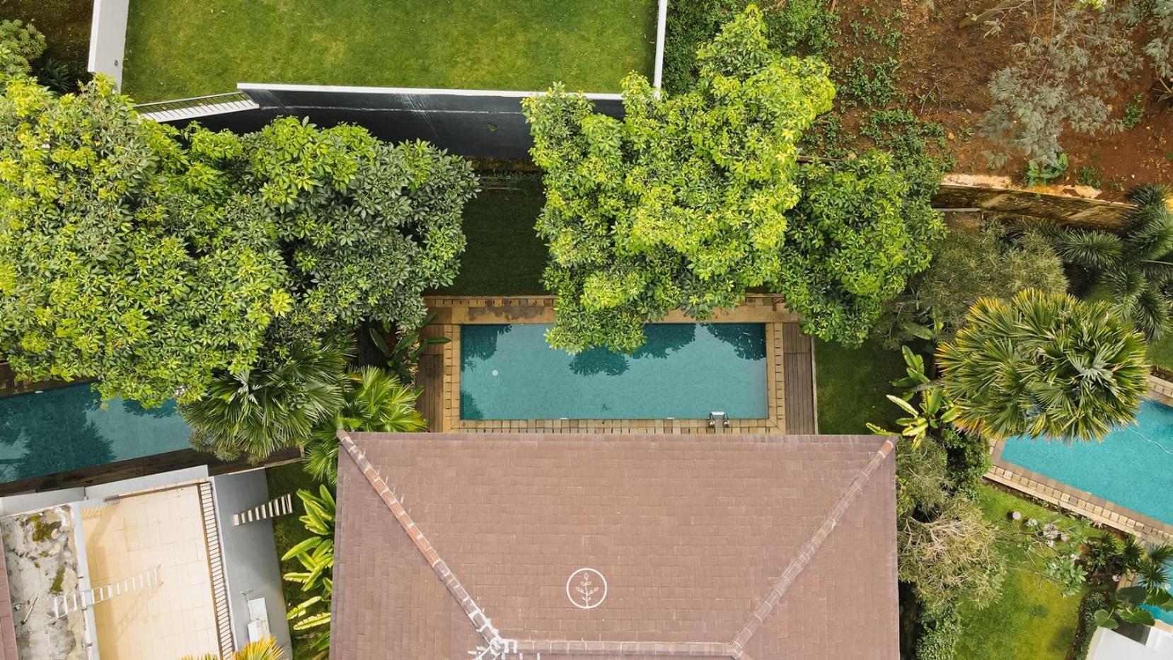 Oyama City View Villa 4 Bedrooms With A Private Swimming Pool バンドゥン エクステリア 写真