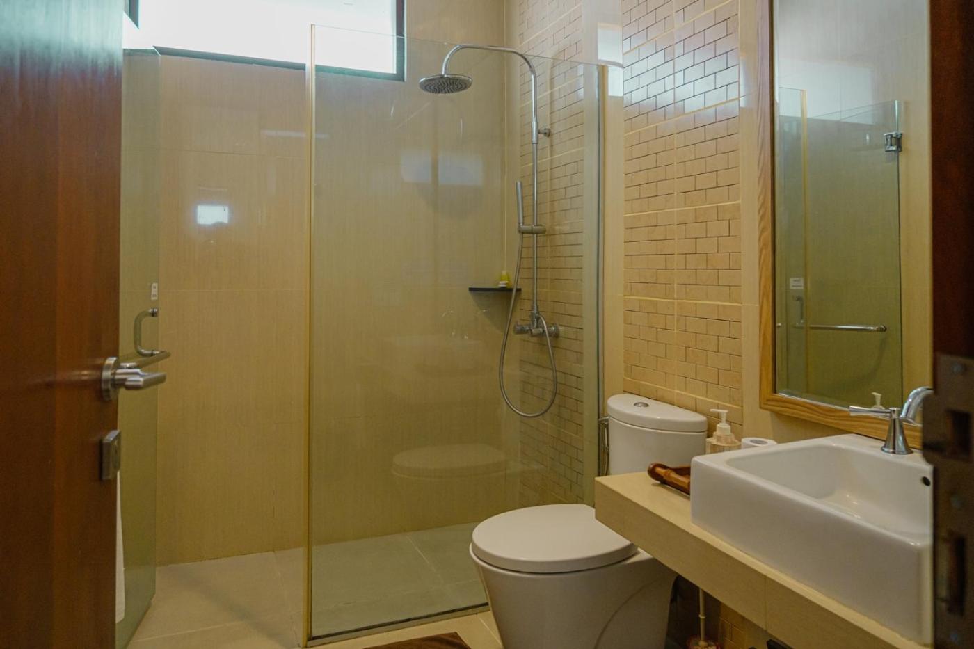 Oyama City View Villa 4 Bedrooms With A Private Swimming Pool バンドゥン エクステリア 写真