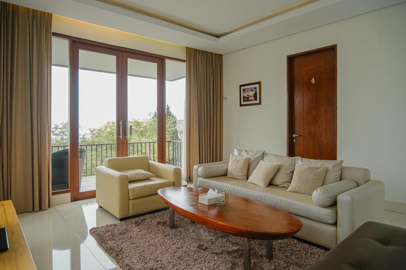 Oyama City View Villa 4 Bedrooms With A Private Swimming Pool バンドゥン エクステリア 写真